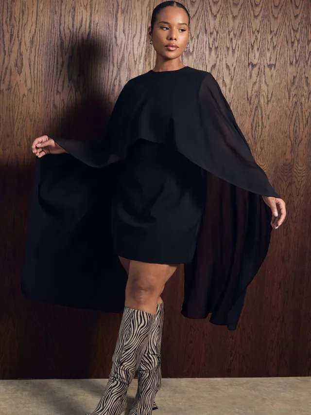 boohoo Dames Plus Chiffon Cape Gestructureerde Mini Jurk Zwart