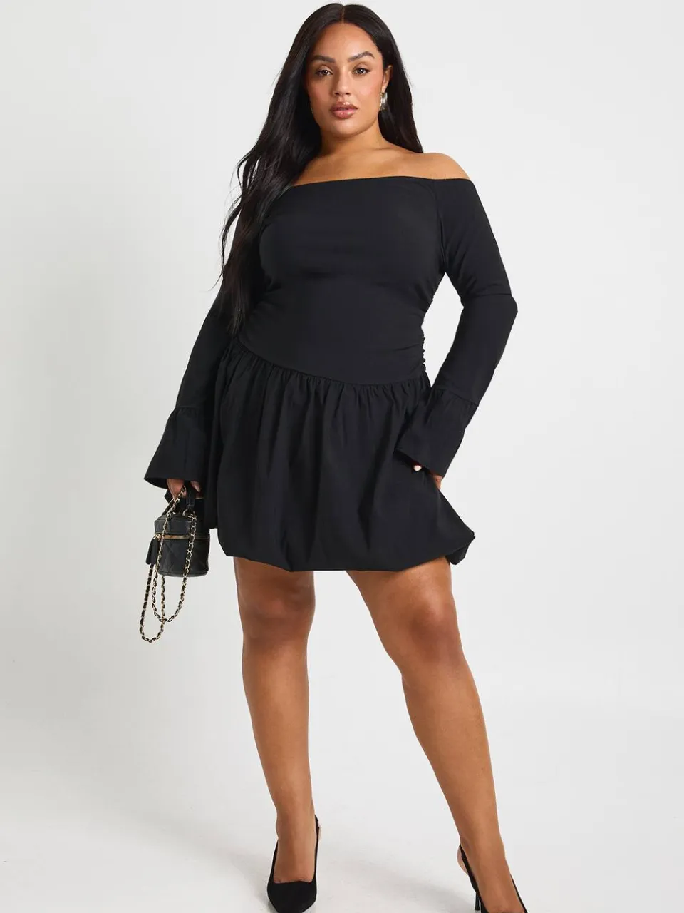 boohoo Dames Plus Pofbal Uitlopende Mouw Bardot Mini Jurk zwart, foto 2