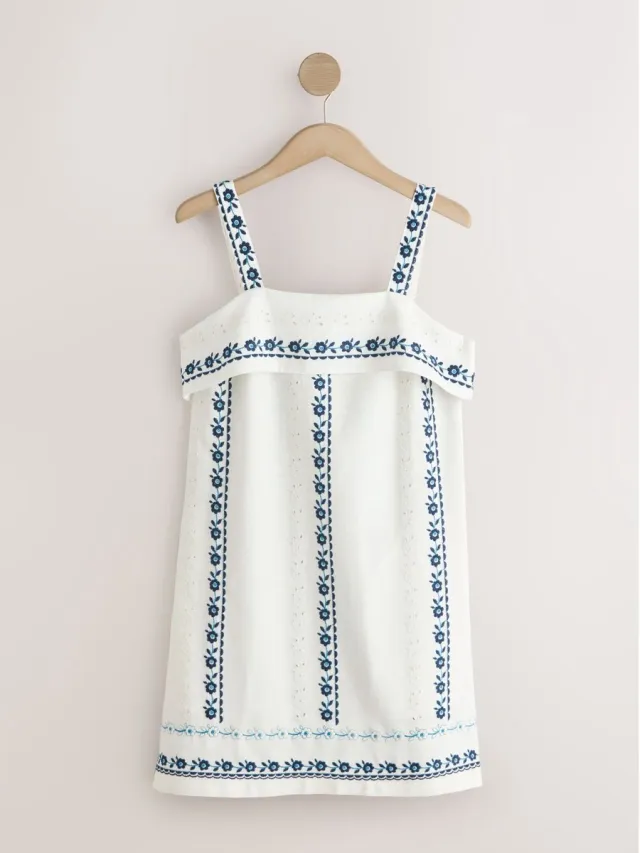 Next Dames - Minizomerjurk met omslagen en smalle bandjes - Wit White/Blue Floral Embroidery