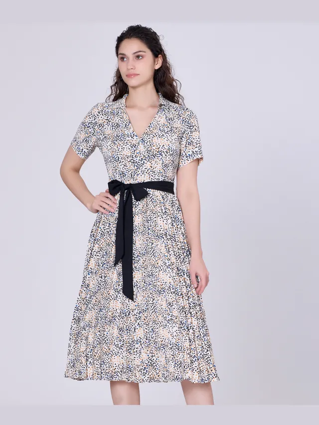 Smart & Joy Plooien gedrukte thee -jurk en toegevoegde riem Beige