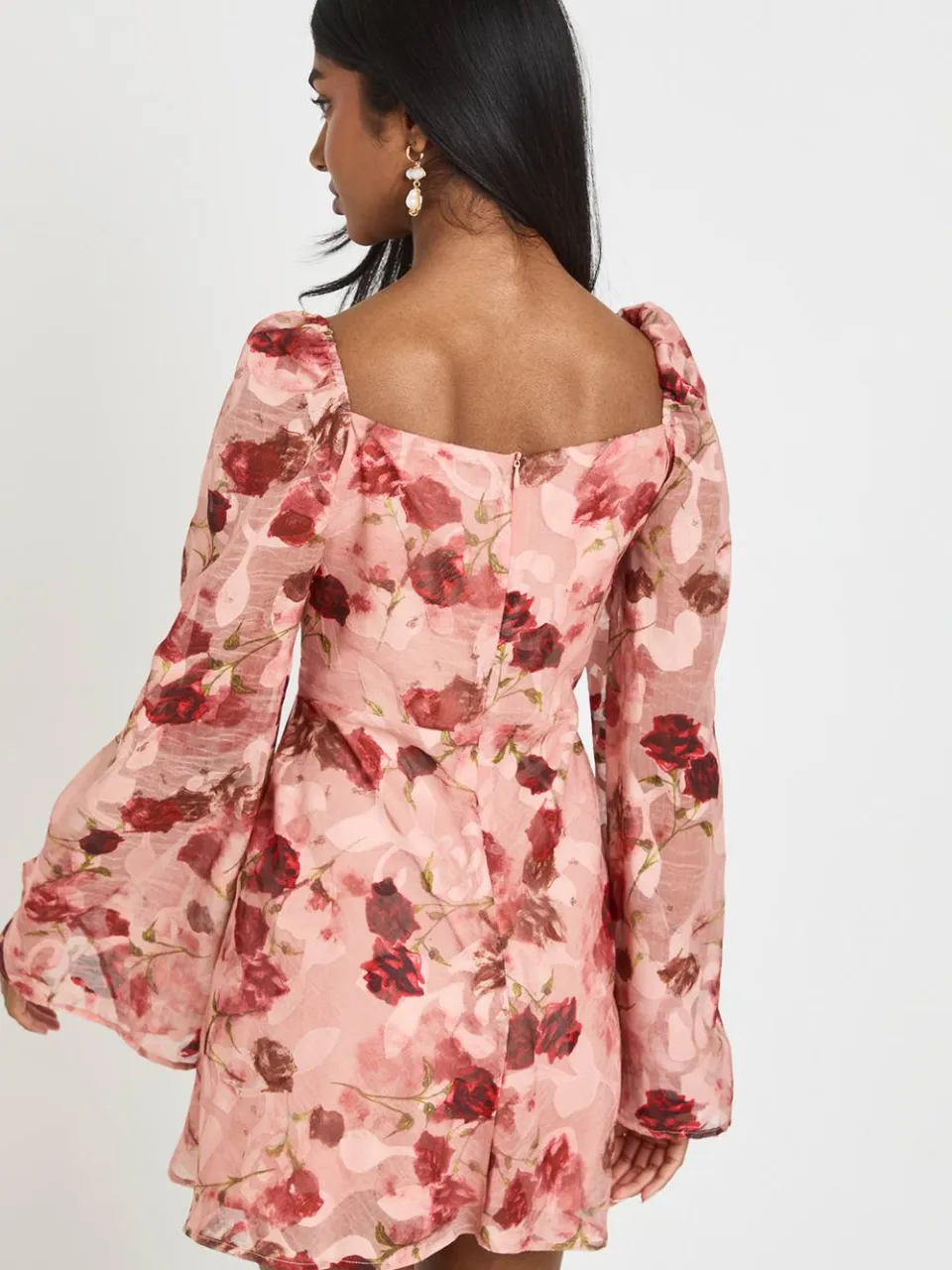 boohoo Dames Gebloemd Mini-jurkje Met Uitlopende Mouwen roze, foto 3