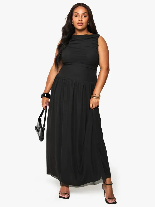 boohoo Dames Plus Mesh Geruched Drop Hem Maxijurk Zwart