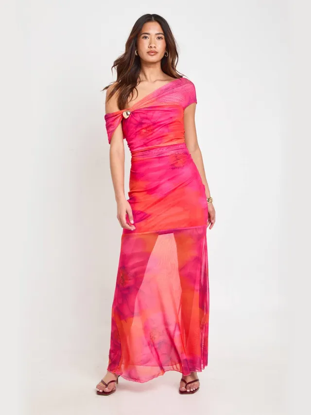boohoo Dames Maxi Jurk Met Bloemenprint Gouden Bies En Asymmetrische Halslijn Roze
