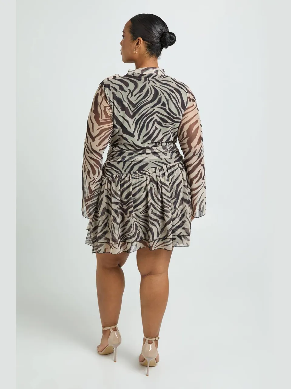 boohoo Dames Plus Zebra Hoge Hals Drop Rok Skater ecru, foto 2