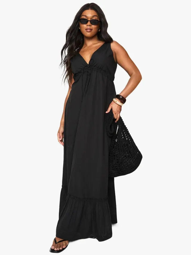 boohoo Dames Plus katoenen popeline geraffelde maxi-jurk met strikdetail Zwart