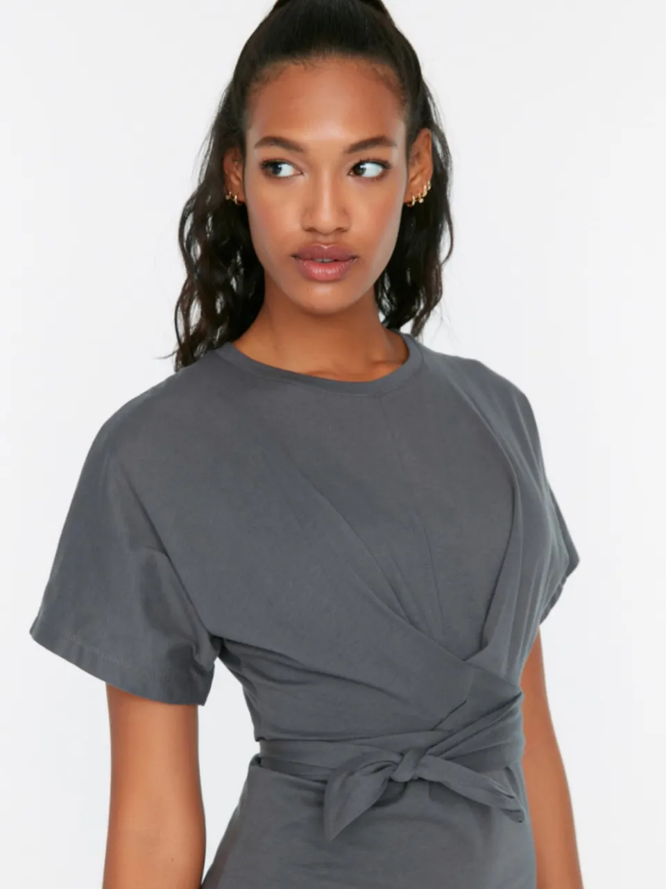 Trendyol TRENDYOLMİLLA Dames Grijs Effen Midi Kort Casual Bodycon Jurken, foto 2