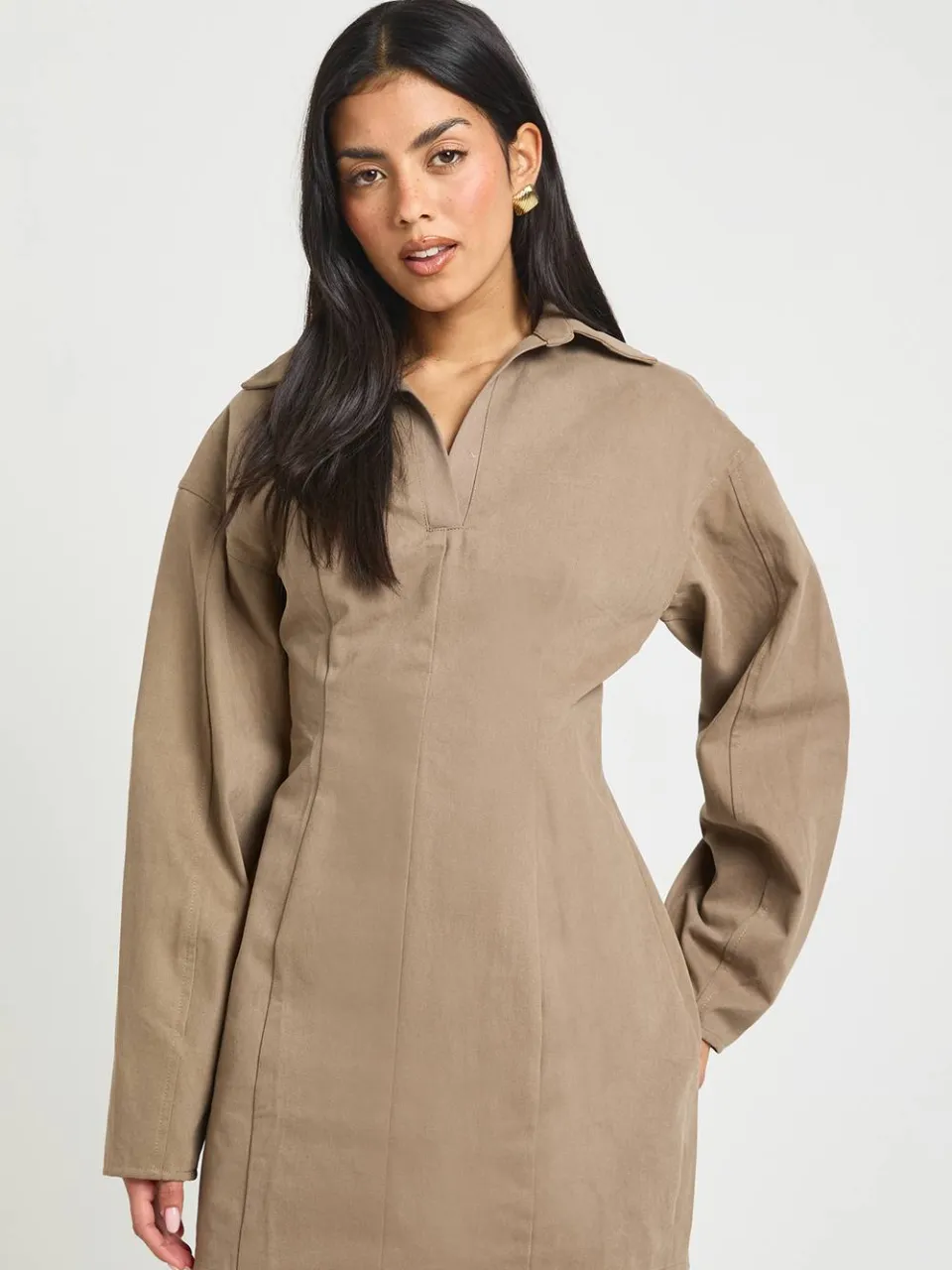 boohoo Dames Twill Blousejurk met Getailleerde Taille gewassen kaki, foto 2