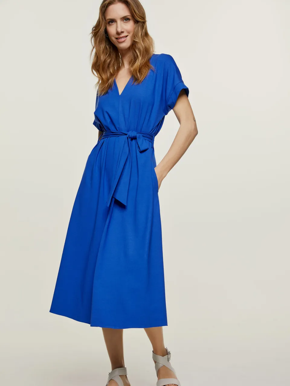 Conquista Koningsblauwe jersey midi-jurk met riem