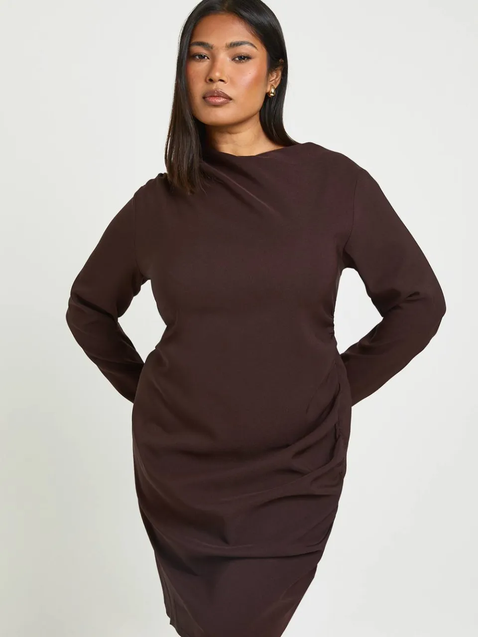 boohoo Dames Plus Mouw Geplooid Mini Jurk chocoladebruin, foto 2