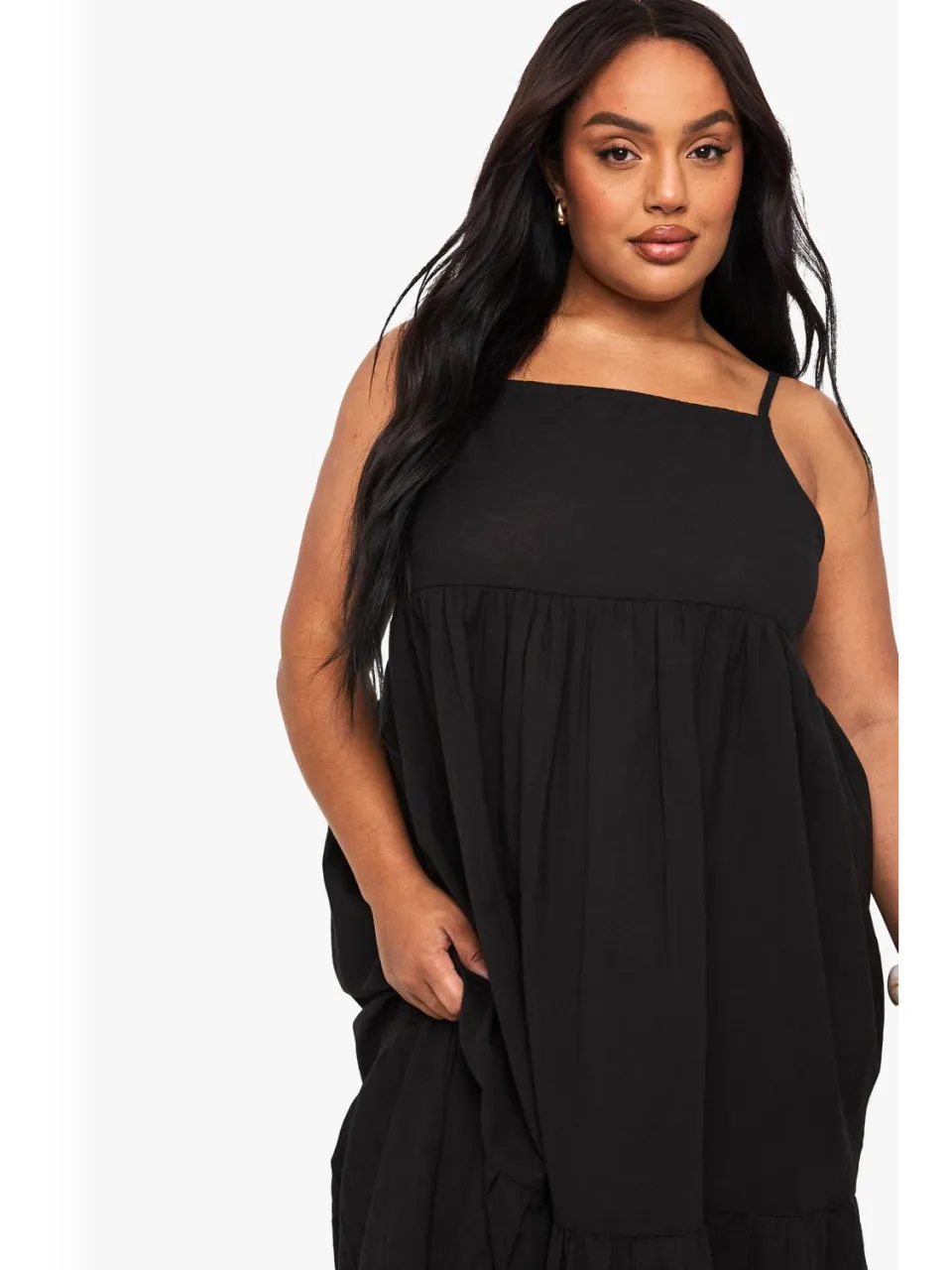 boohoo Dames Plus maxi-jurk met gelaagde linnenlook en bandjes zwart, foto 2