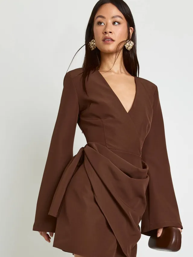 boohoo Dames Tall Tie Waist Collarless Draped Blazer Dress Chocoladebruin