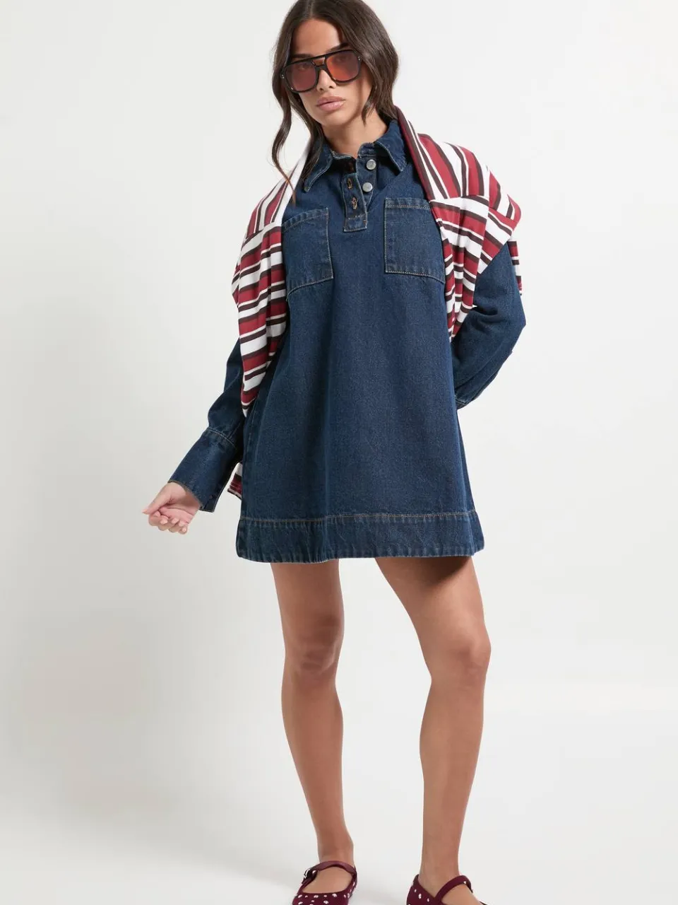 boohoo Dames Petite denimjurk met lange mouwen, foto 3
