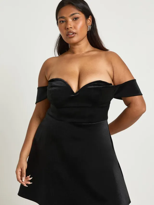 boohoo Dames Plus Fluwelen Bardot Plunge Mini Jurk Zwart