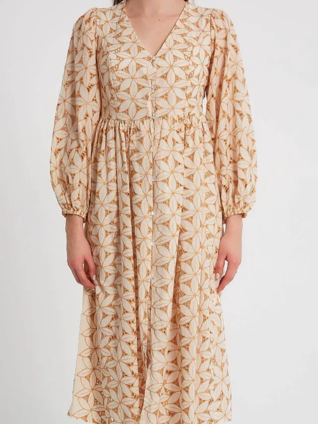 parisian Dames Broderie Jurk - M34891 - Camel Bruin