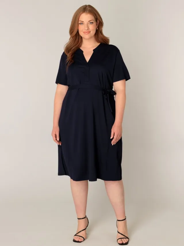 Base Level CURVY BLCYenna Dresses - Dark Blue - maat 2(50)