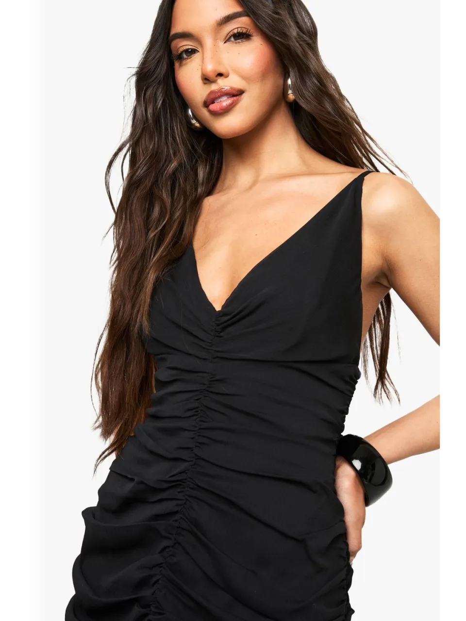 boohoo Dames Chiffon gerukte diepe decollete maxijurk zwart, foto 3