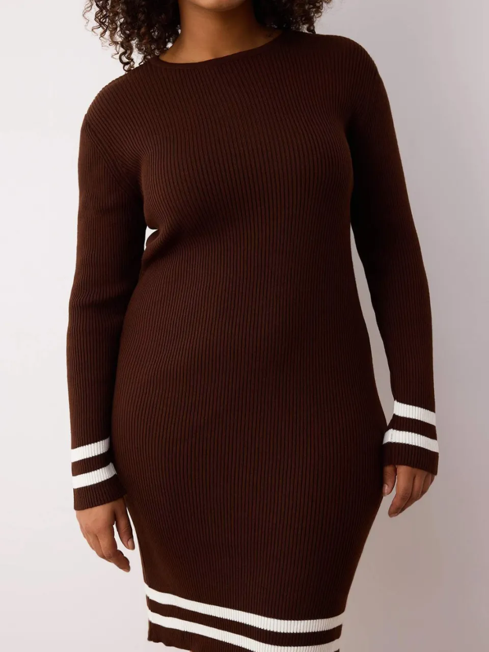 Trendyol Curve Dames Bruin Gestreept Kort / Mini Lang Casual Bodycon Grote maten Jurk, foto 2