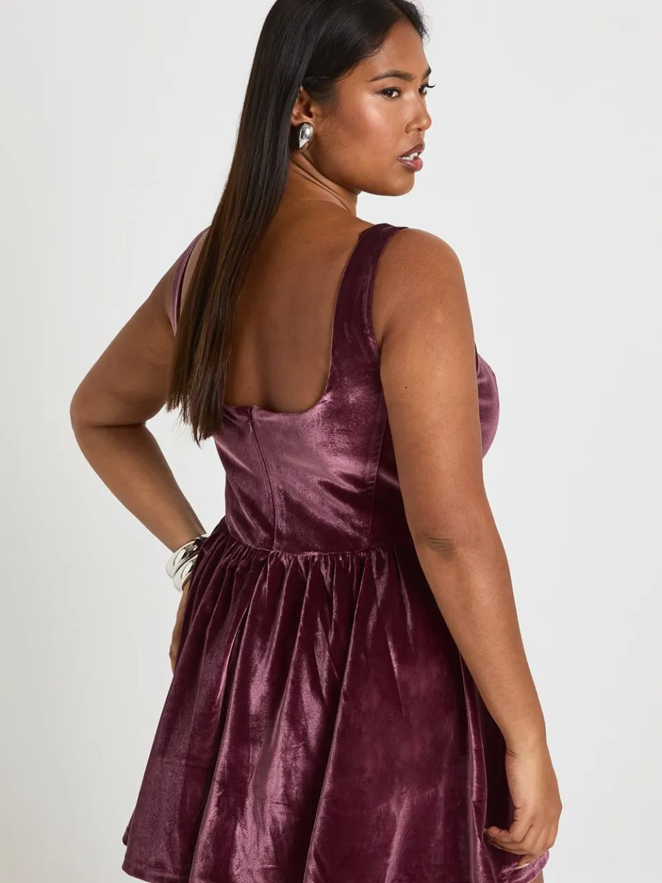 boohoo Dames Plus fluwelen jurk met vierkante hals en corsetdetail mauve, foto 2