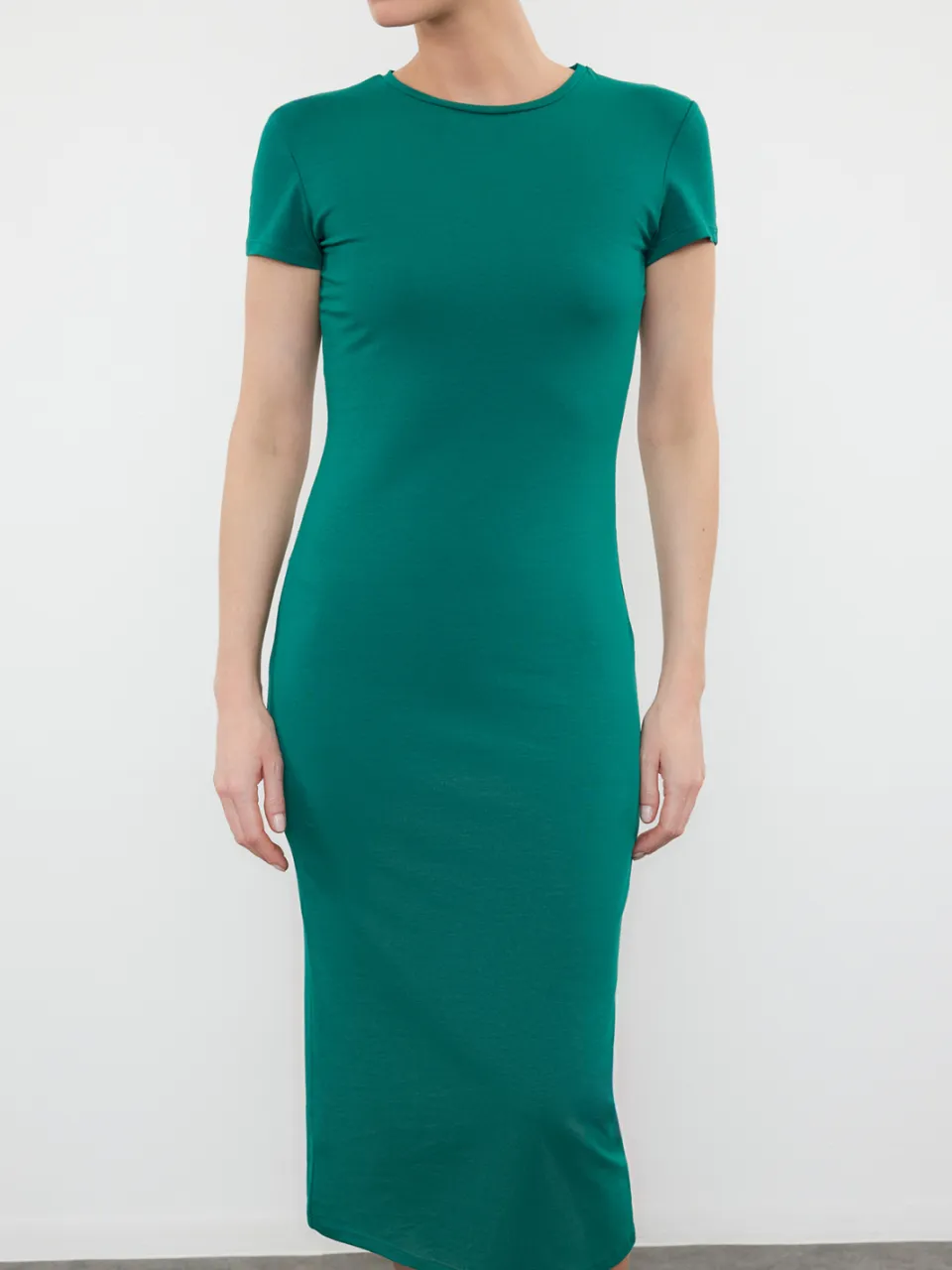 Trendyol TRENDYOLMİLLA Dames Groen Effen Midi Kort Casual Bodycon Jurken, foto 2