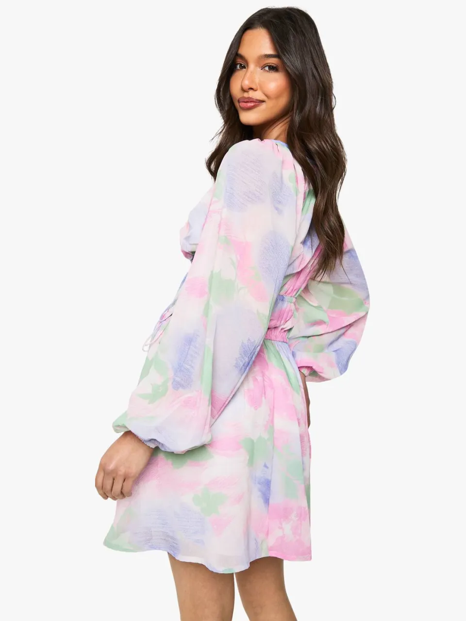 boohoo Dames Bloemen mini-jurk met gesnoerde taille en ballonmouwen blauw, foto 2