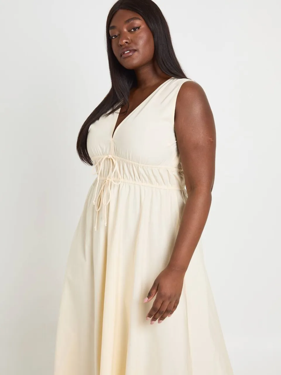 boohoo Dames Plus Diepe V-hals Maxi Skater Jurk Met Strikdetail citroen, foto 3