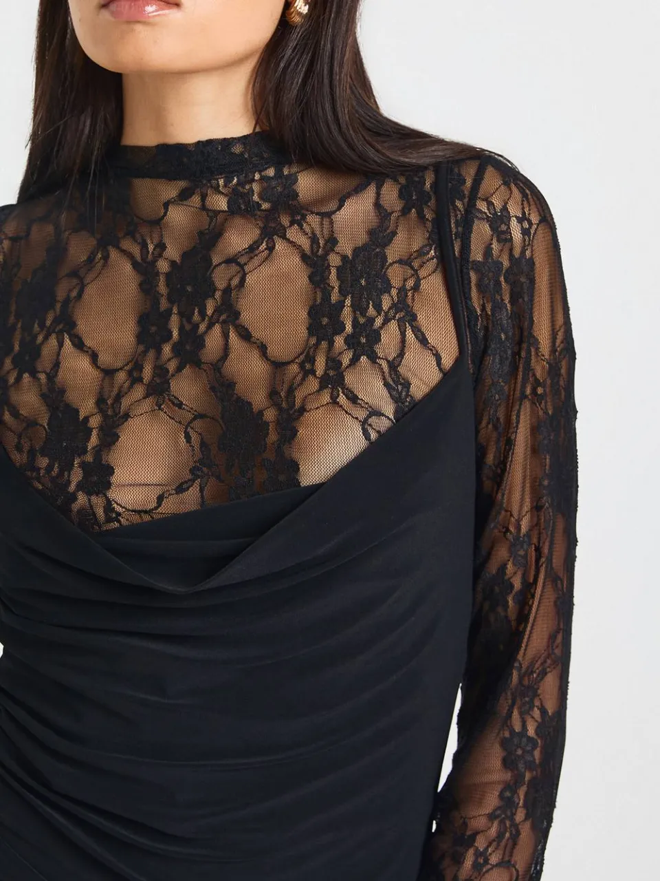 boohoo Dames Kanten Hoge Hals Wijde Mouw Jurk Met Slinky Cowl Cami zwart, foto 4