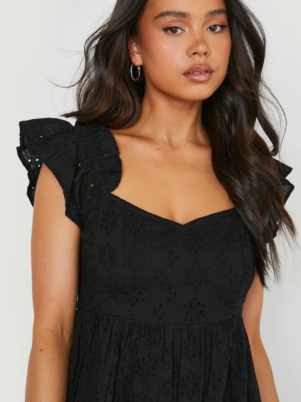 boohoo Dames Petite Broderie Puff Sleeve Bardot Midi Jurk zwart, foto 3
