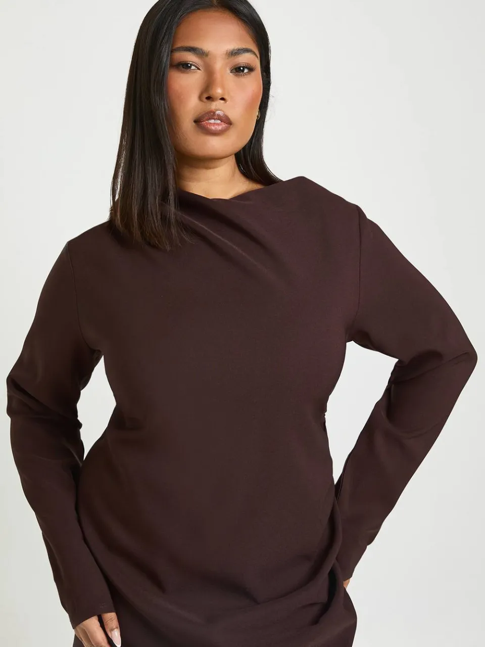boohoo Dames Plus Mouw Geplooid Mini Jurk chocoladebruin, foto 4