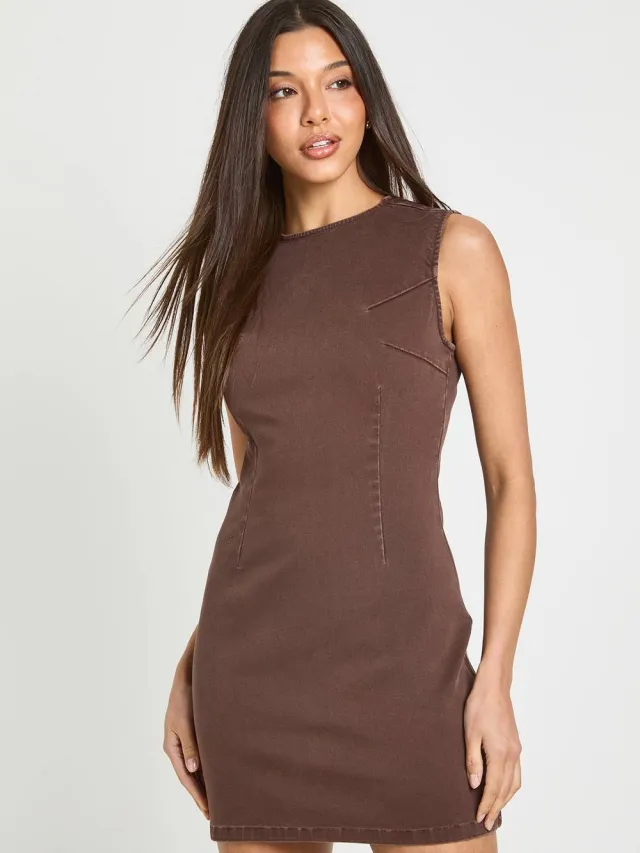 boohoo Dames Basic Denim Shift Jurk Chocoladebruin
