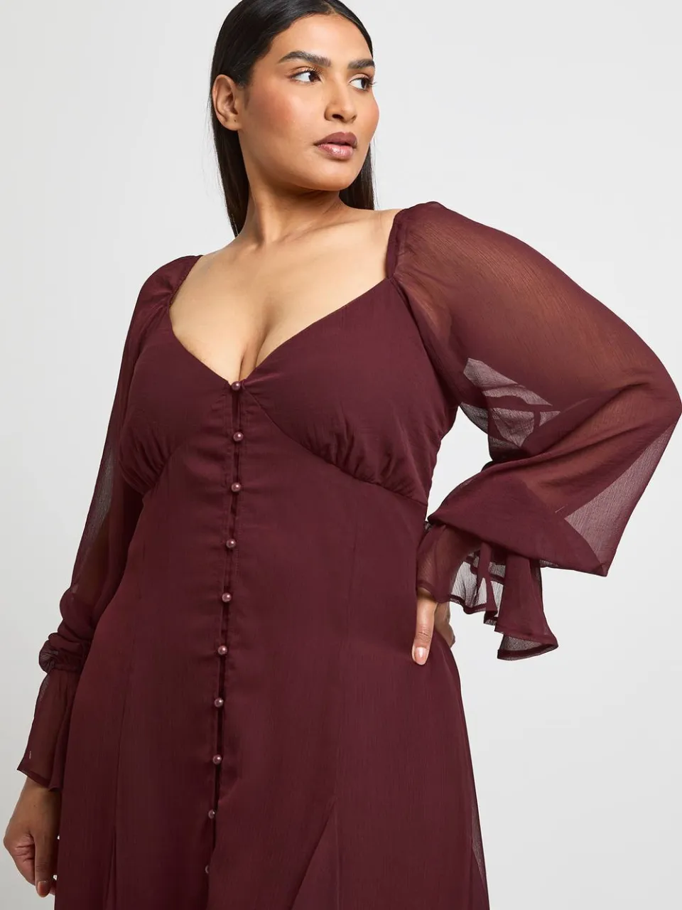 boohoo Dames Plus Getextureerde Chiffon Godet Zoom Midi Jurk chocoladebruin, foto 4