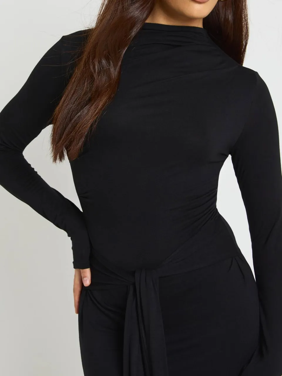 boohoo Dames Gemeleerde Lange Mouw Jurk met Strikceintuur Midaxi zwart, foto 3