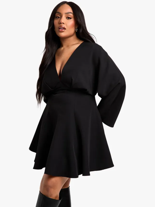 boohoo Dames Plus Geplooirde Rok, Lange Mouw Skaterjurk Zwart