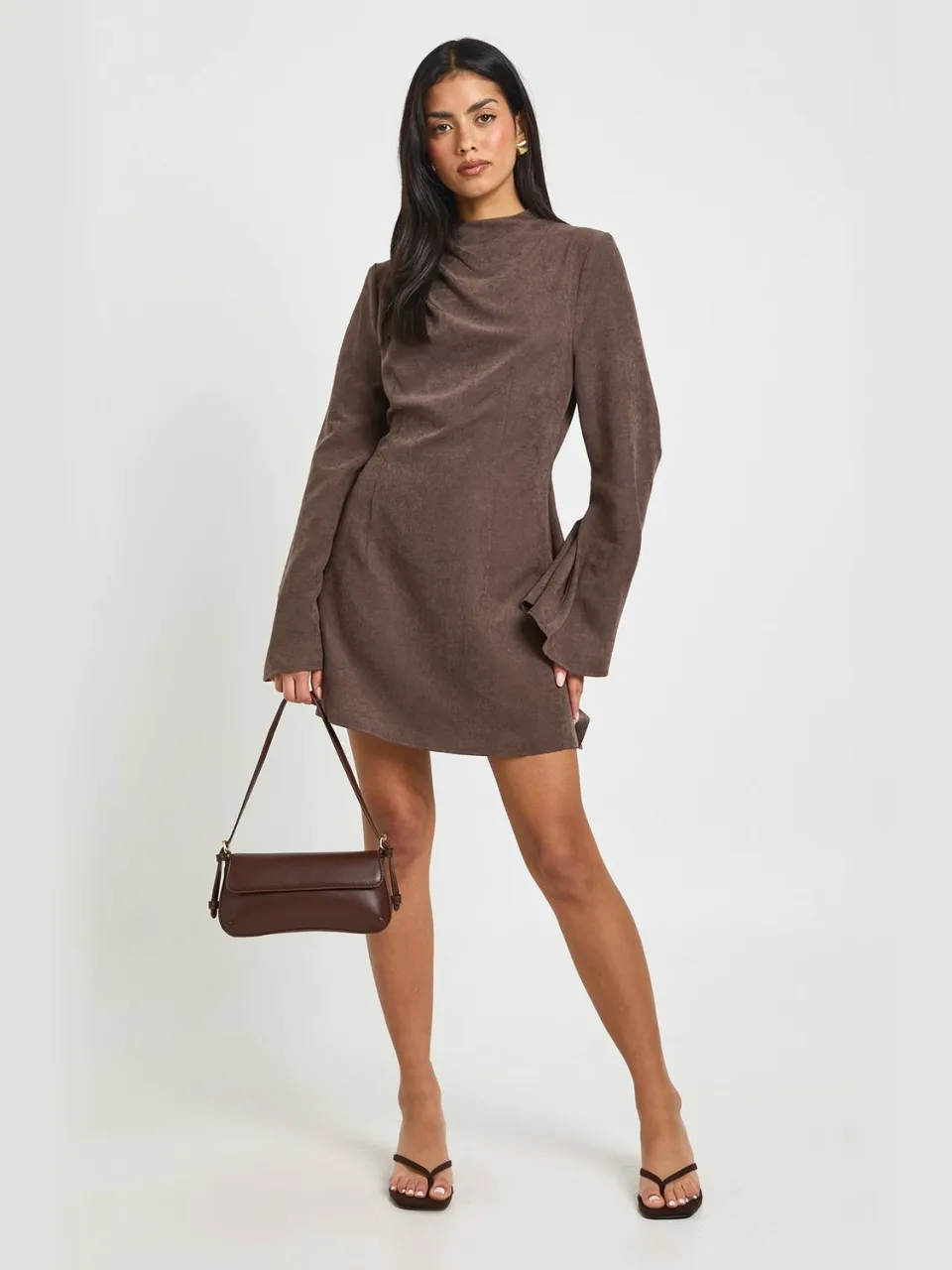 boohoo Dames Gedrapeerde Schouder Lange Mouw Mini Jurk Chocoladebruin