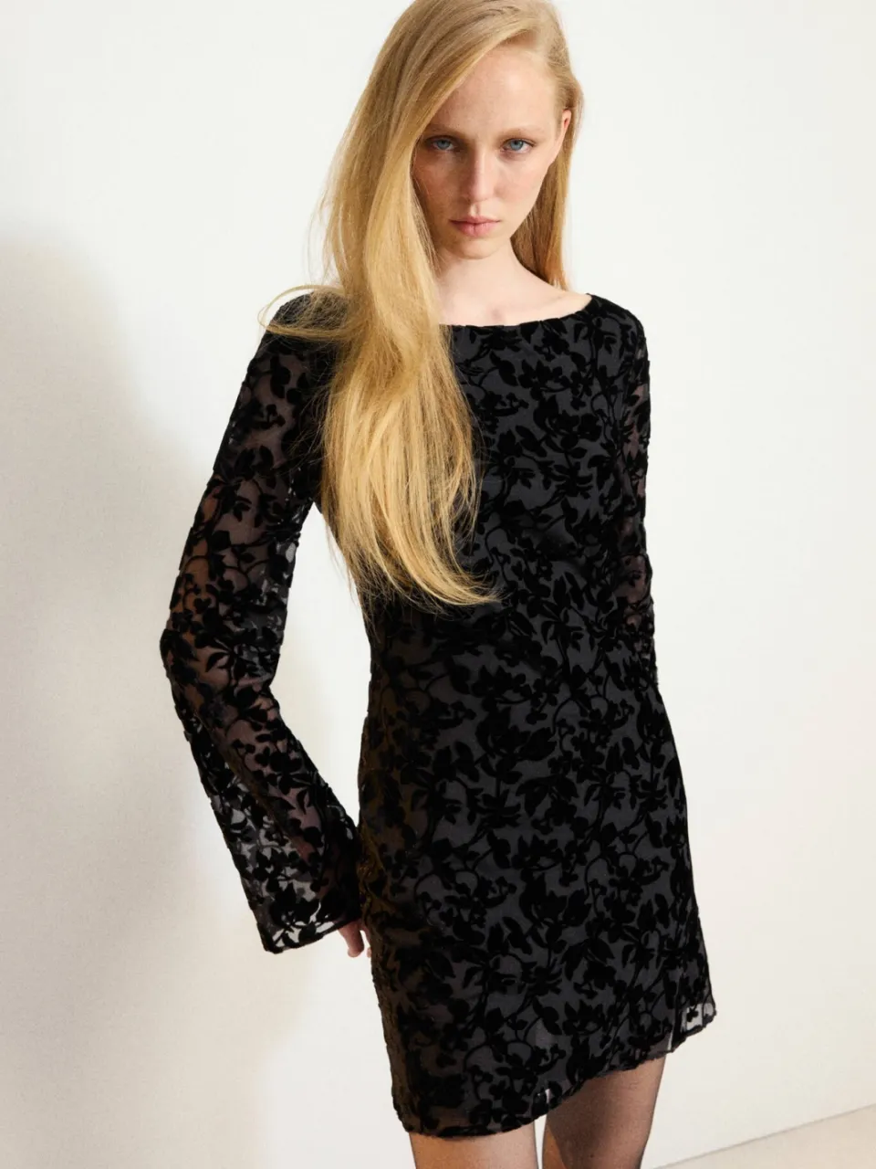 Mango korte jurk met print - zwart, foto 3