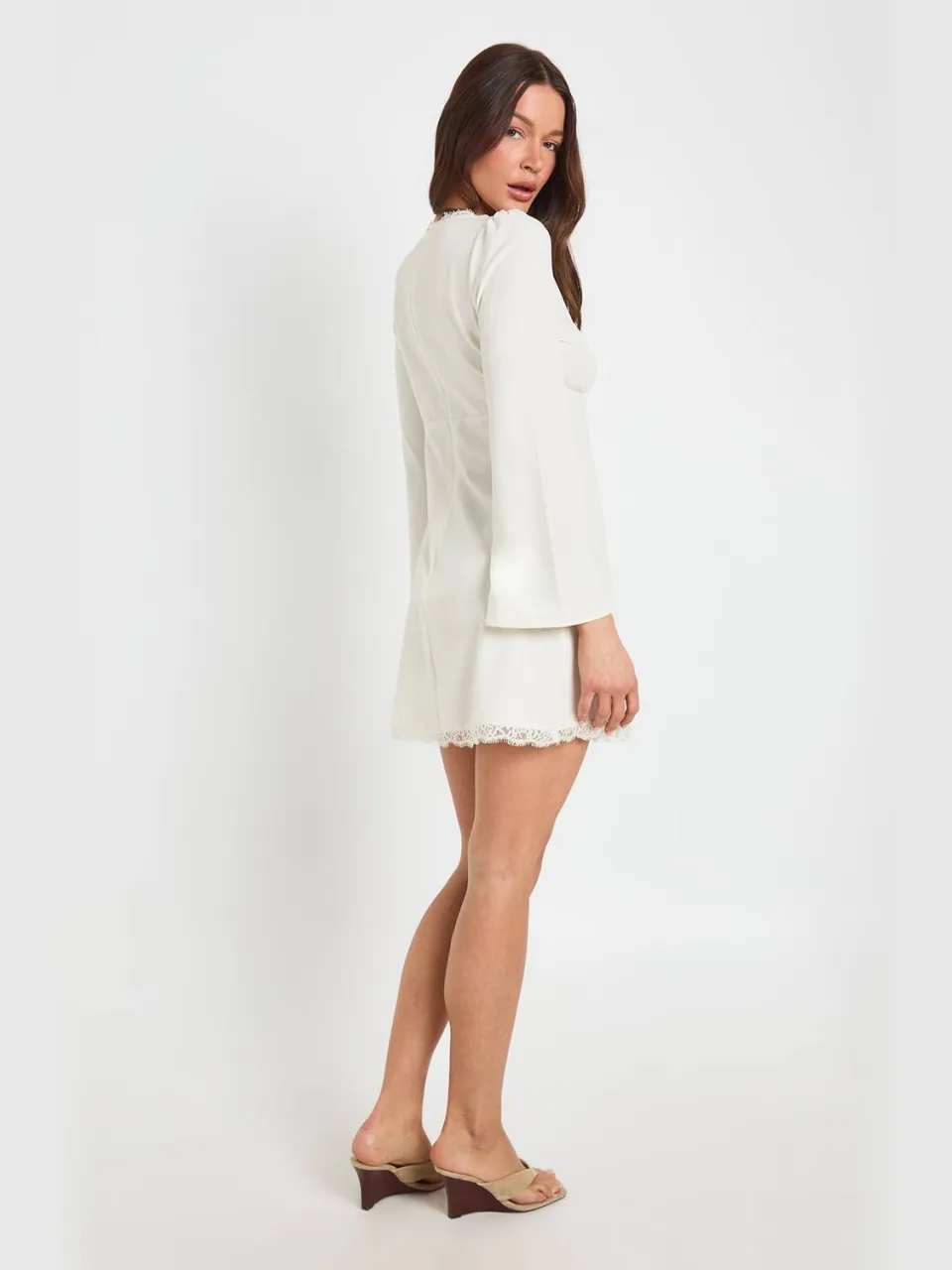 boohoo Dames Lange Wijduitlopende Mouwen Kanten Zoom Mini Jurk ivoor, foto 3