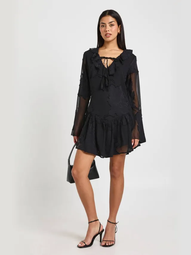 boohoo Dames Bloemen Burnout Jurk met Dippende Zoom Mini Zwart