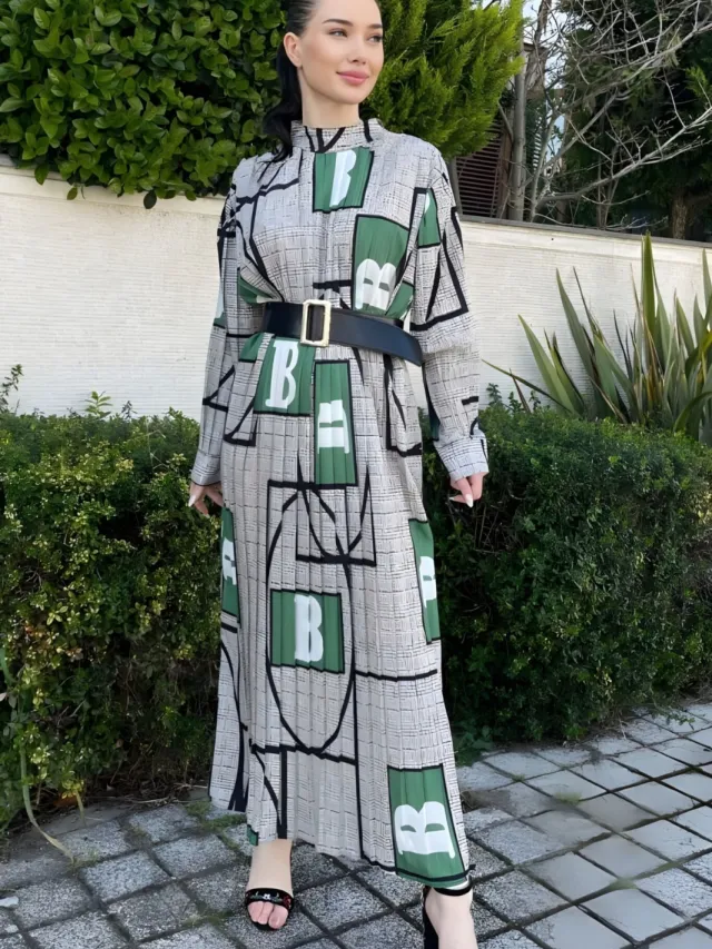 MSN Collection Geometrische Print Maxidress met Ceintuur en Mandarin Collar Groen
