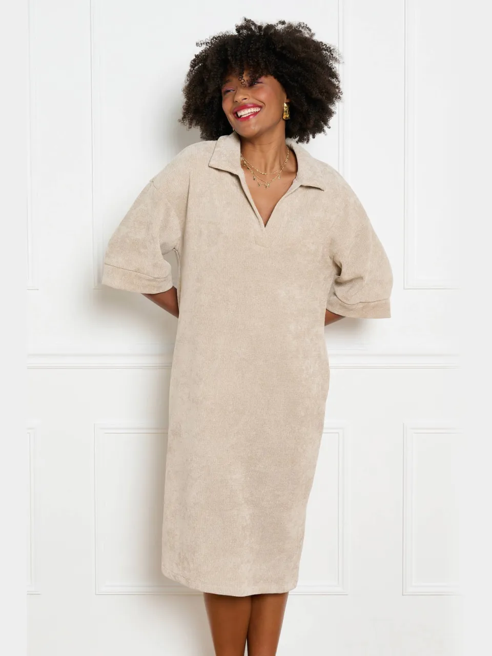 LOLALIZA fluwelen midi jurk - beige, foto 4