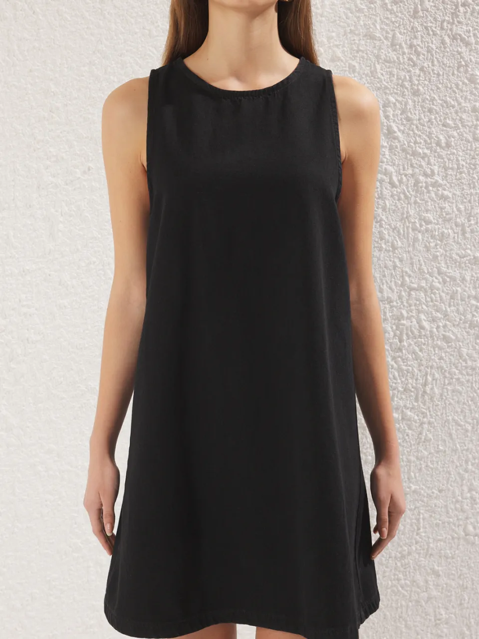 Trendyol TRENDYOLMİLLA Dames Zwart Effen Kort / Mini Mouwloos Casual Recht Jurken, foto 2