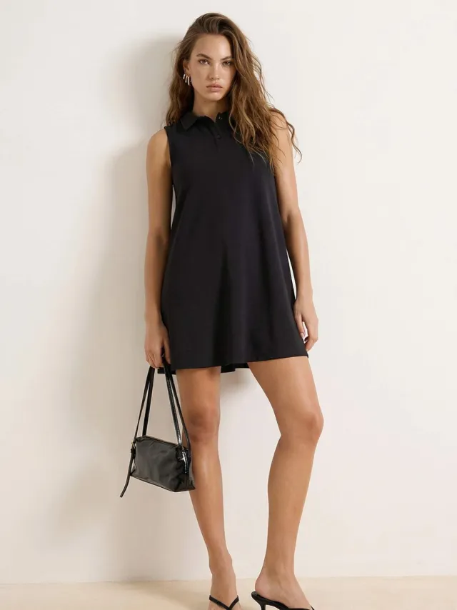 Trendyol TRENDYOLMİLLA Dames Zwart Effen Kort / Mini Mouwloos Casual Skater Jurken