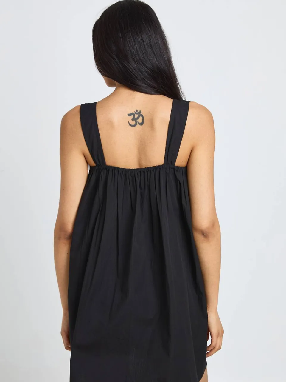 boohoo Dames Lange Jurk Met Strikdetail Vooraan Mini Smock Model zwart, foto 3