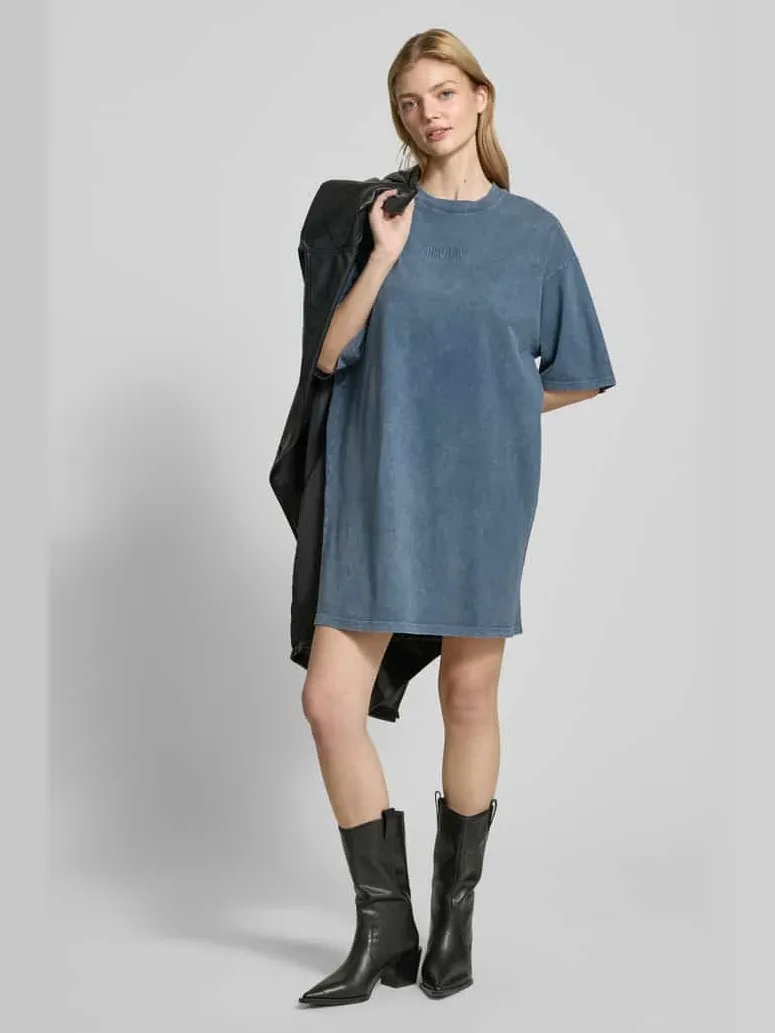 REVIEW Knielange T-shirtjurk met ronde hals Antraciet