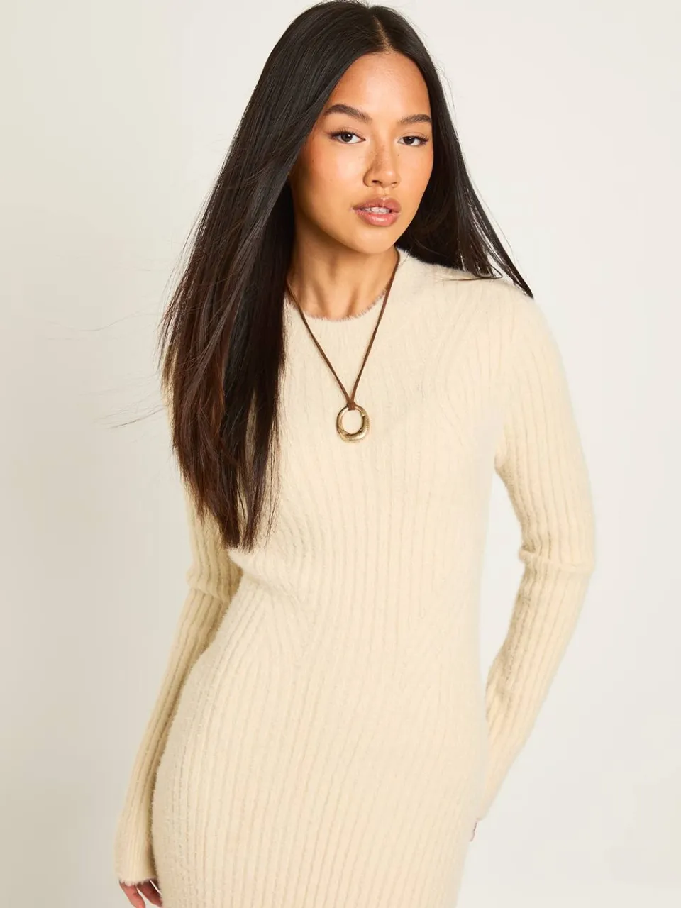 boohoo Dames Petite Fluffy Yarn Lange Mouwen Gebreide Maxi Jurk cream, foto 3
