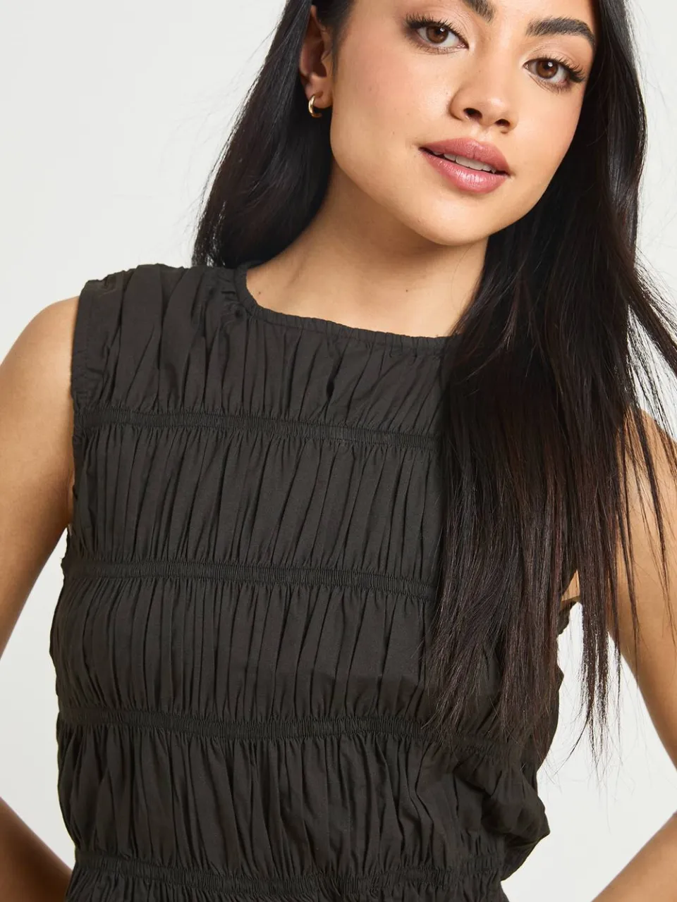 boohoo Dames Katoenen Poplin Mini-jurk Met Gerimpeld Lijfje zwart, foto 4