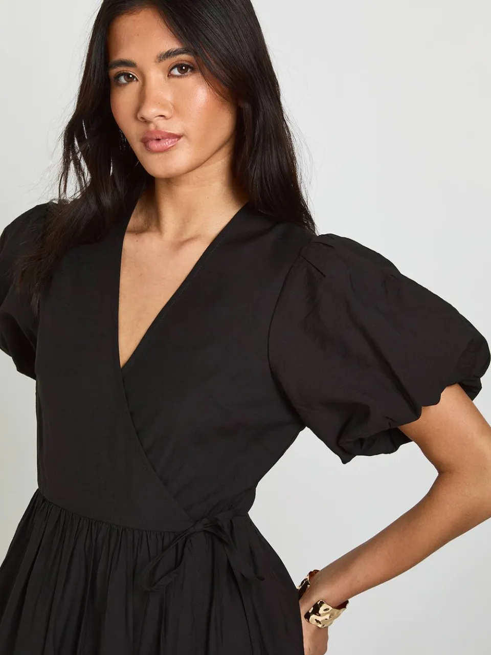 boohoo Dames Getextureerde Wikkel Midaxi Jurk Met Volumineuze Mouwen zwart, foto 4