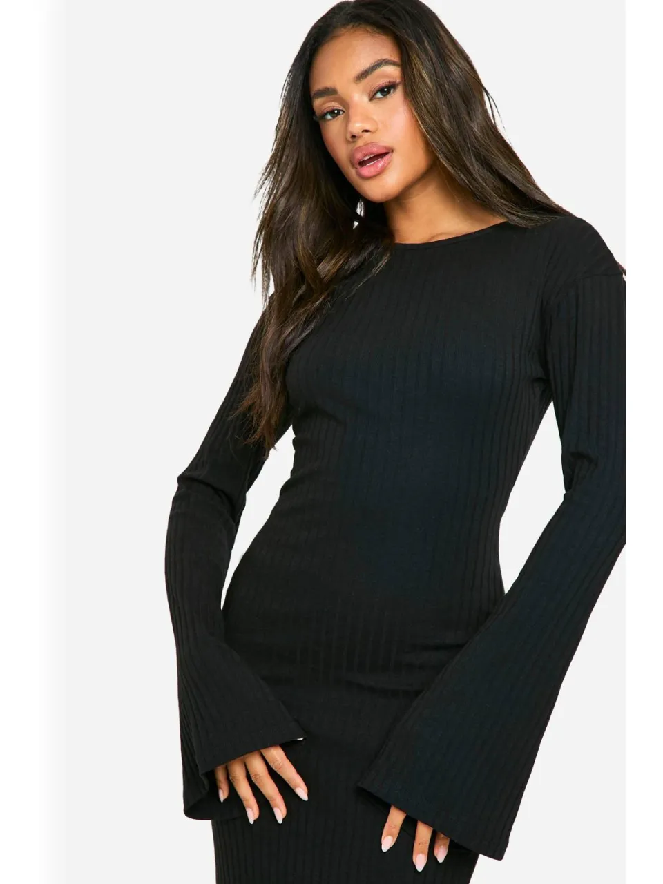 boohoo Dames Wide Rib Flare Sleeve Maxi Jurk zwart, foto 2