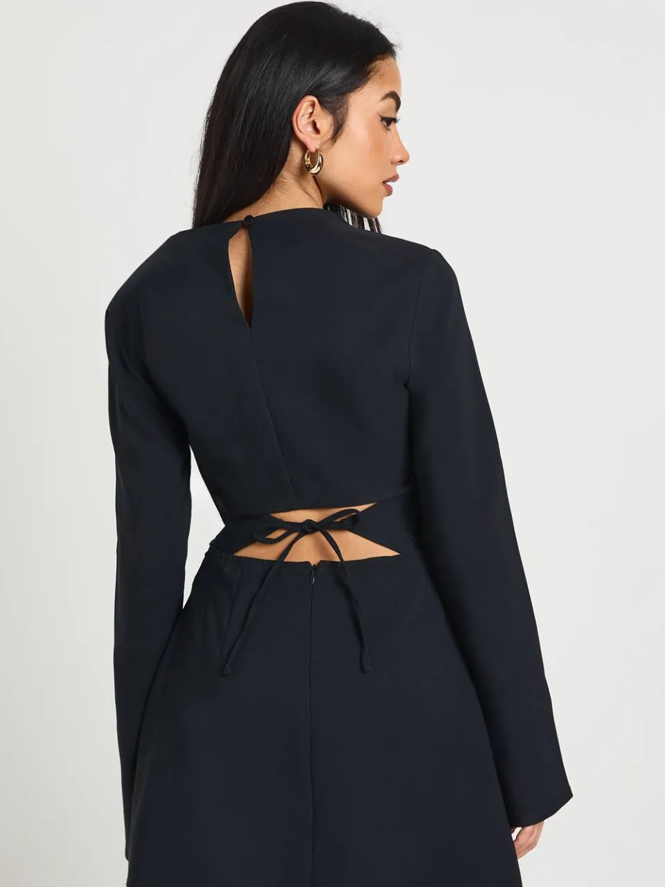 boohoo Dames Lange Mouw Gerimpelde Hoge Hals Shift Jurk zwart, foto 2