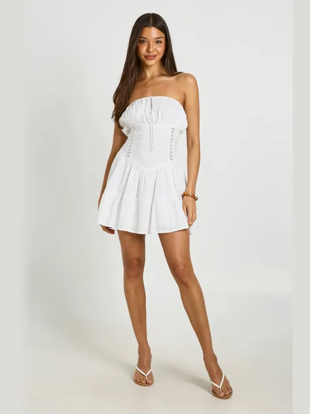 boohoo Dames Broderie Bandeau Mini Jurk Met Gelaagde Zoom Ivoor