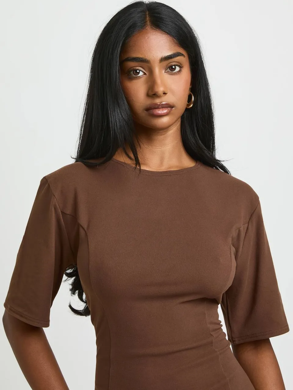 boohoo Dames Lange Basic Superzachte Korte Mouw Skater Jurk chocoladebruin, foto 3