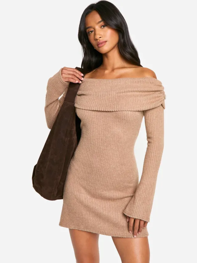 boohoo Dames Petite Geborstelde Rib Foldover Bardot Mini-jurk camel, foto 2